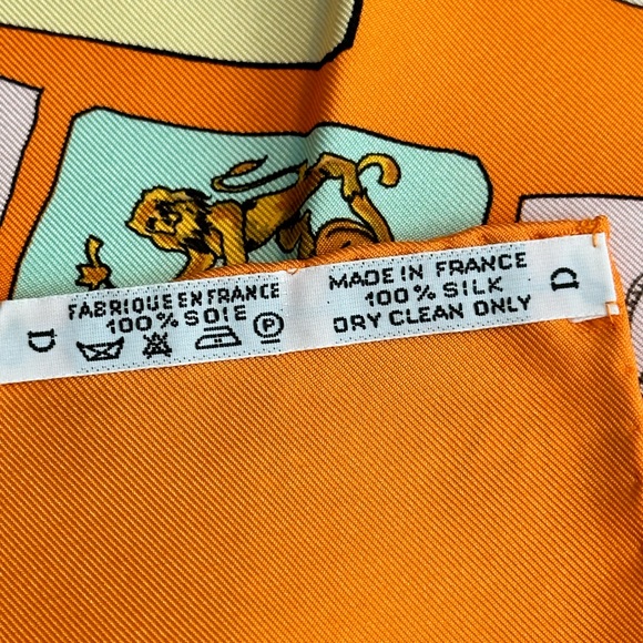 NEW in Box HERMES Square Silk Scarf Chiffres Et Monogrammes - Annee 1866 - Picture 7 of 10